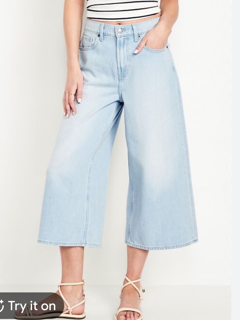 Old Navy High Rise Light Blue Baggy Wide-Leg culottes. Size 4